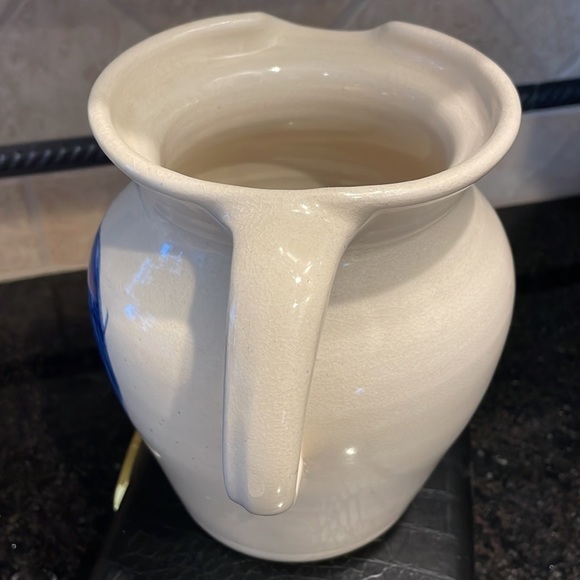 Casey Pottery signed pottery pitcher with vintage heart flowered wreath detail - Picture 9 of 10